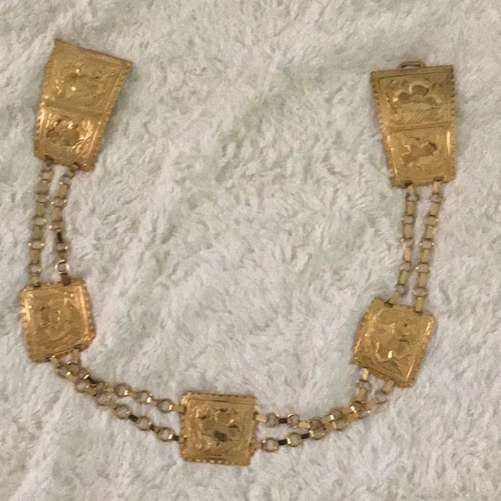 Small Alexis Kirk gold tone belt, great condition